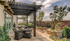 Pergola trước hiên nhà rộng