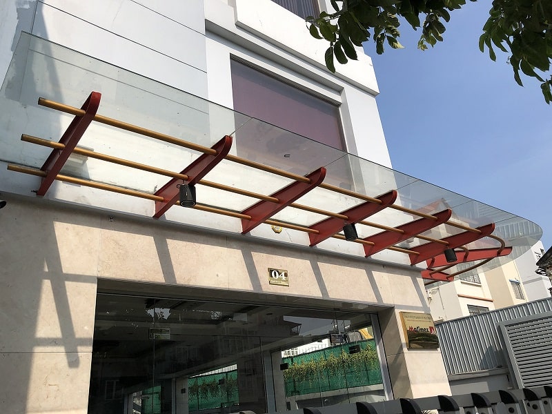 Có nên làm mái hiên mica không-3